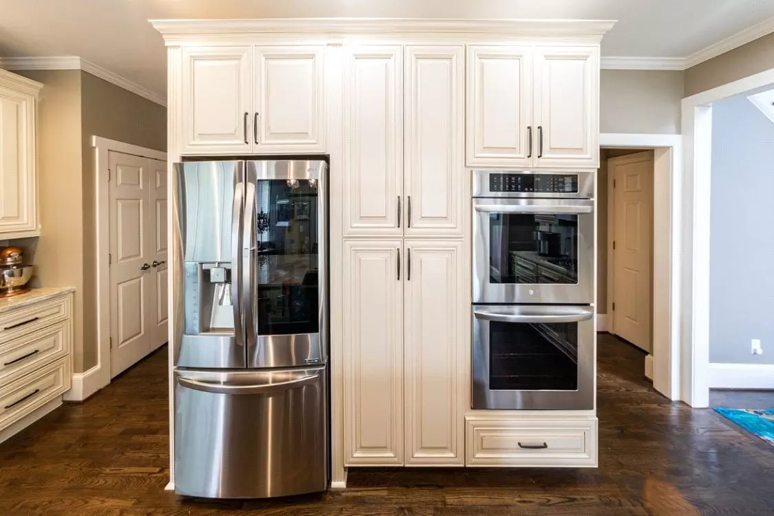 Hidden Beauty Custom Cabinet Pantry, image size:1124x749